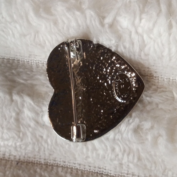 Chanel Stamped Heart Brooch ❤️❤️❤️❤️ - Picture 4 of 5